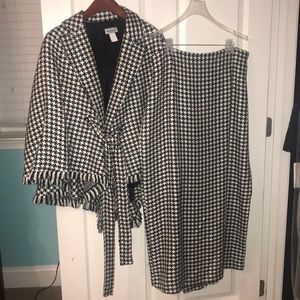 Wool Houndstooth skirt & cape